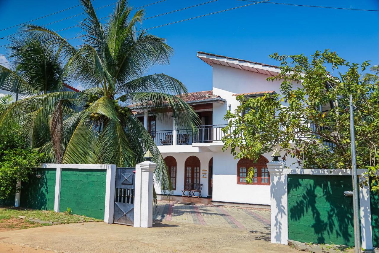 Lakeside Villa Anuradhapura Exterior foto