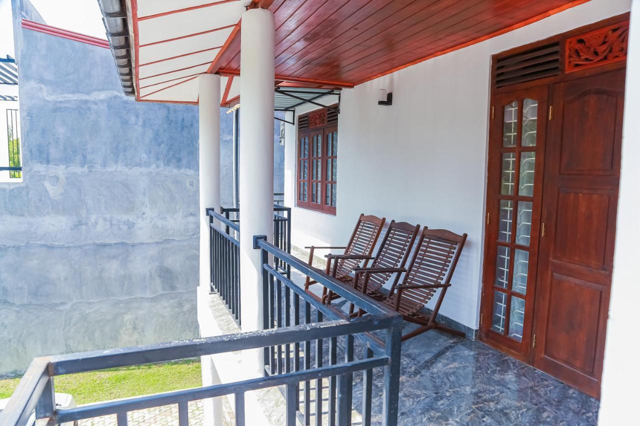 Lakeside Villa Anuradhapura Exterior foto
